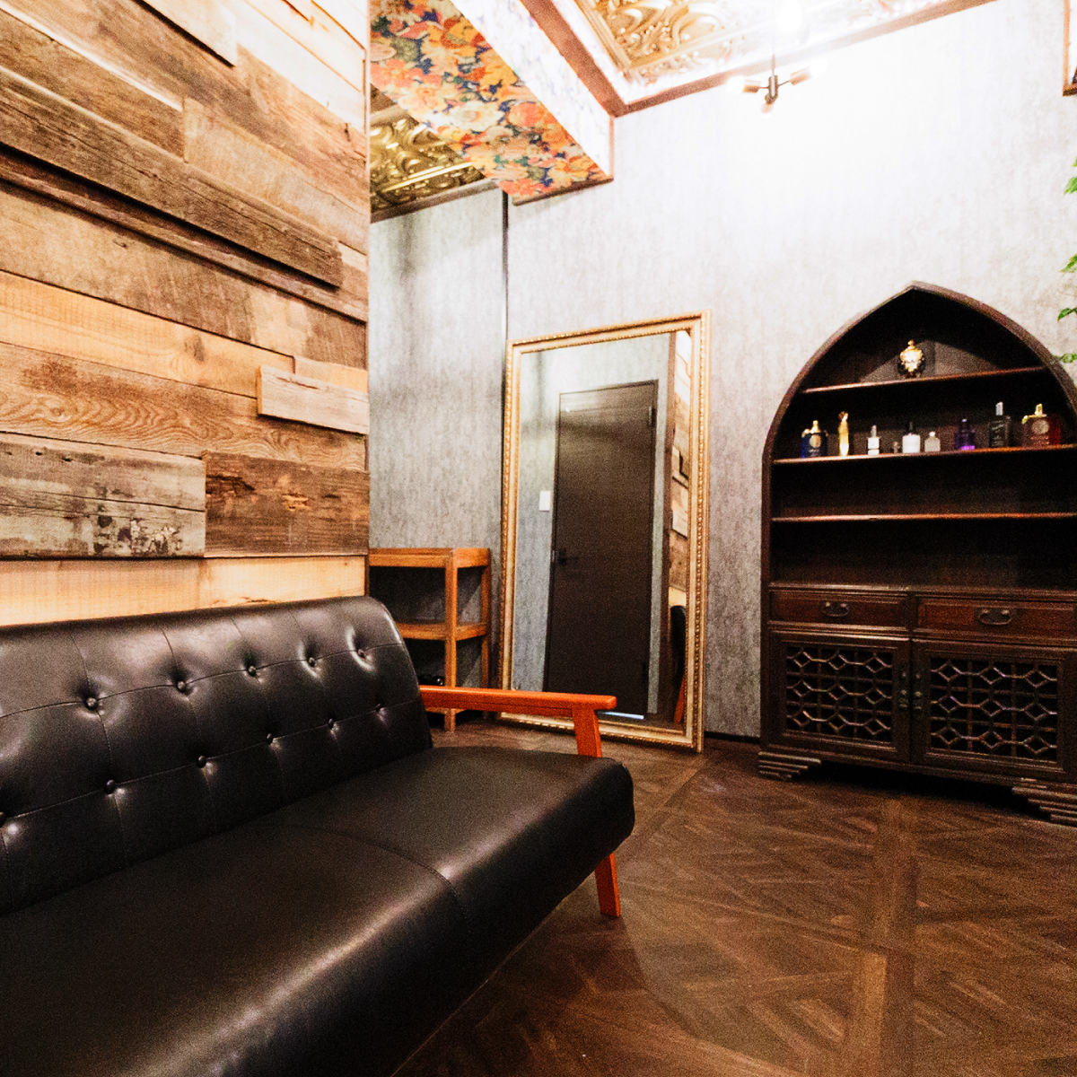 京都・河原町のメンズ脱毛・ヒゲ脱毛・全身脱毛サロン【男前倶楽部】の店内写真2